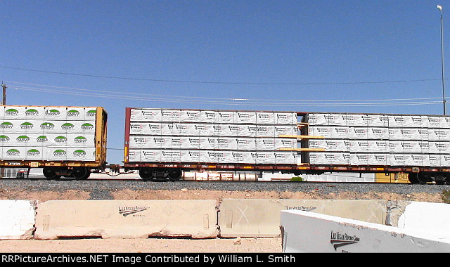 EB Manifest Frt at Arden Yard partial W-Pshr -15